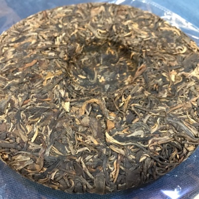 古树茶 - 珍藏青饼2013