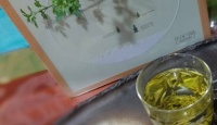 顶臻顶臻龙井 明前绿茶 西湖龙井120克一盒 铁盒装2018年