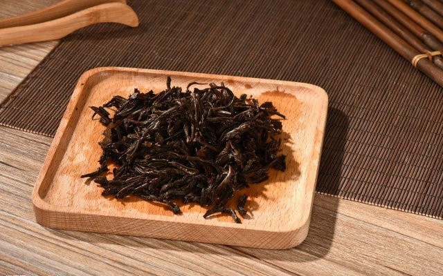 黑茶是陈年茶好，还是新茶好？