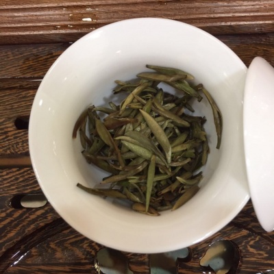 2013年正宗福鼎白毫银针（保真）