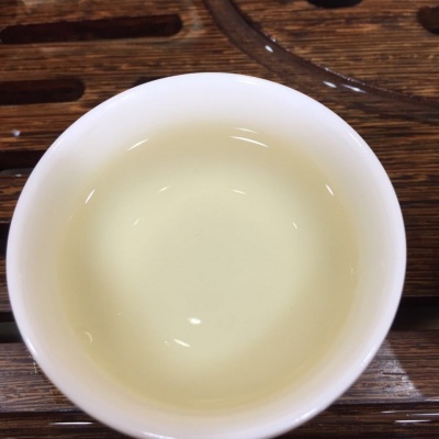 2013年正宗福鼎白毫银针（保真）