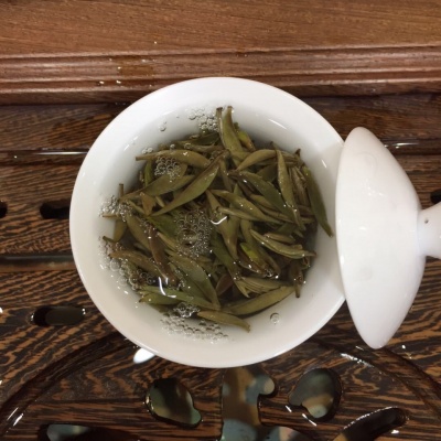 2013年正宗福鼎白毫银针（保真）