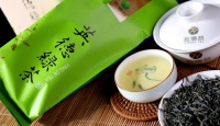 龙润英德绿茶04C2017年